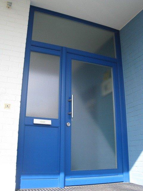 Kunststoff-Haustür in blau