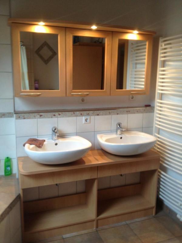 Badspiegelschrank mit Beleuchtung und Unterbau