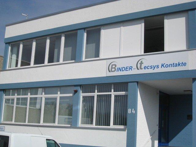 Kunststoff-Fenster in weiß für Gewerbegebäude
