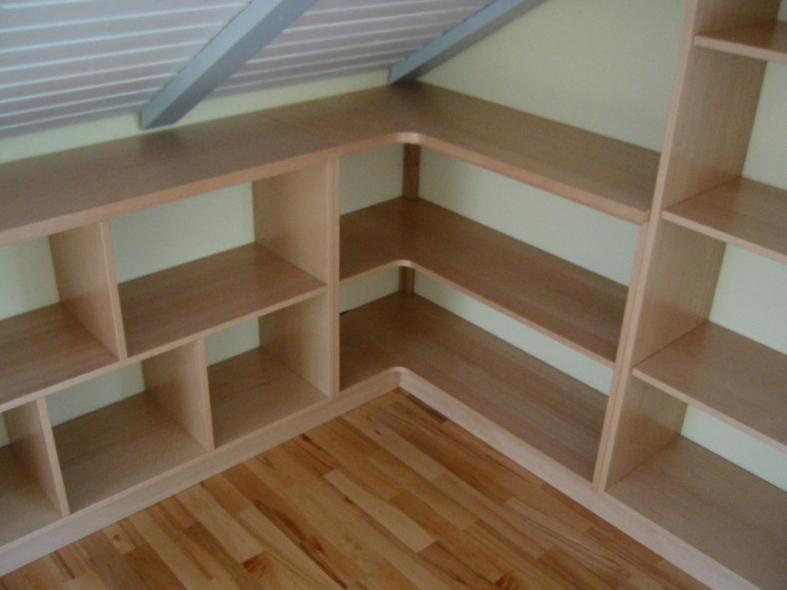 Eckregal Holz, Natur