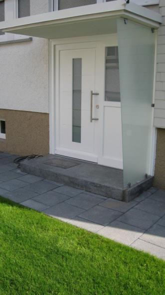 Kunststoff-Haustür in weiß